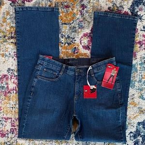 NWT Lee Comfort Fit Barely Boot Cut Stretch Jeans Size 10L
